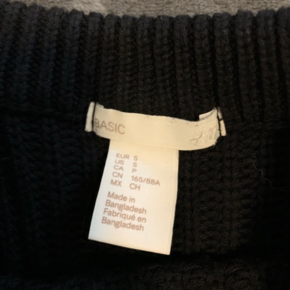 ‼️Last chance by Feb 5‼️ Black knit sweater - Picture 3 of 3